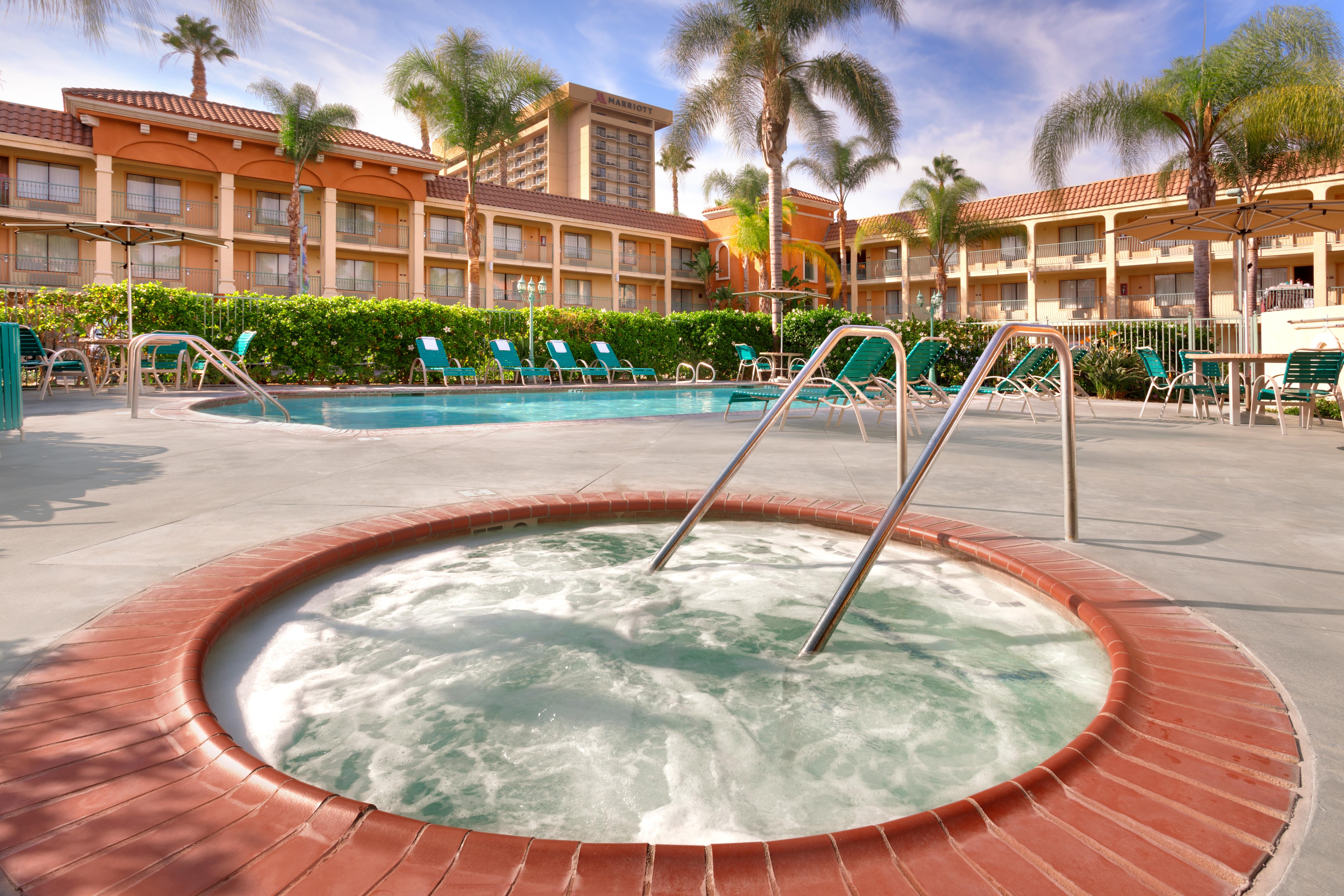Cortona Inn And Suites Anaheim Resort Esterno foto