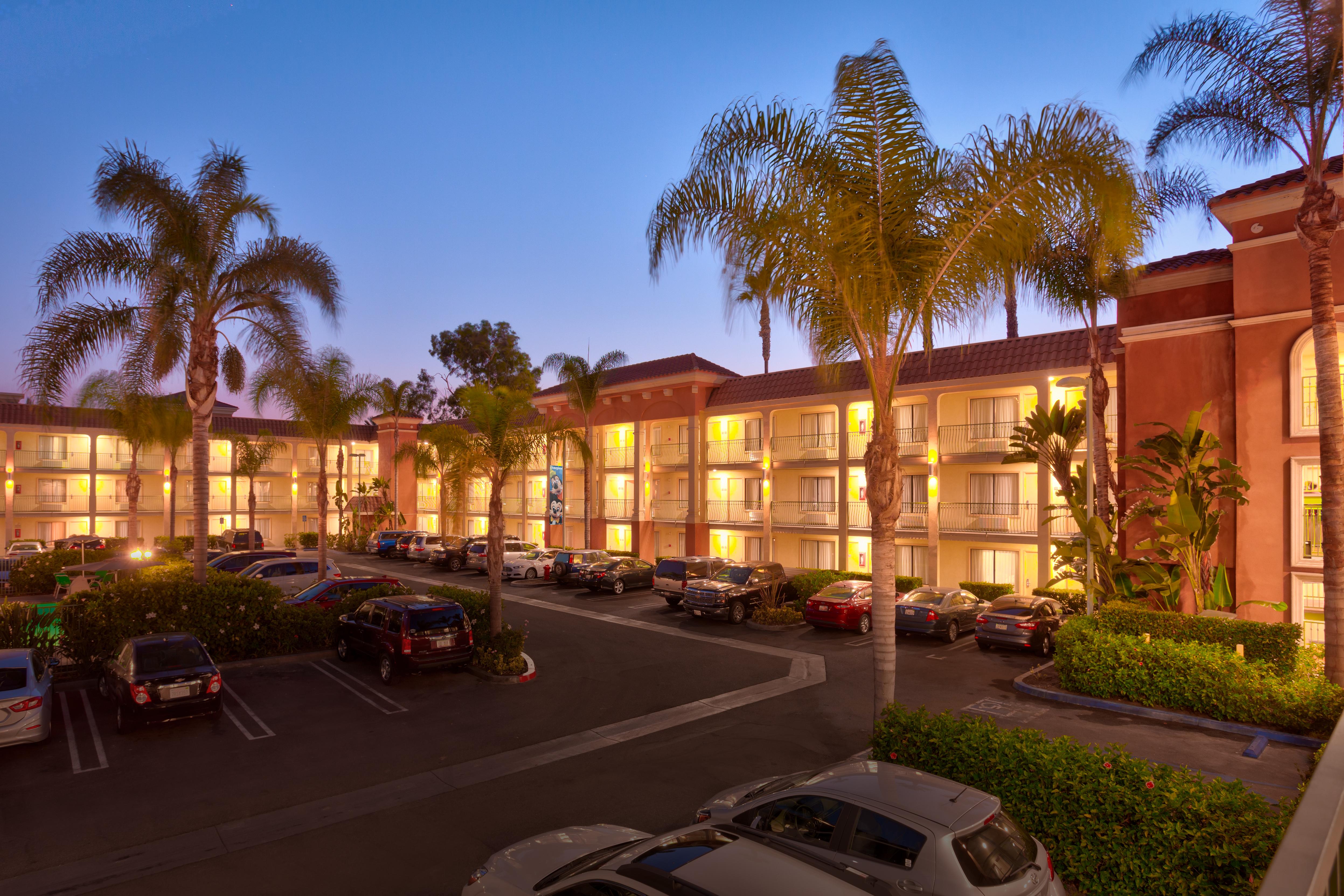 Cortona Inn And Suites Anaheim Resort Esterno foto
