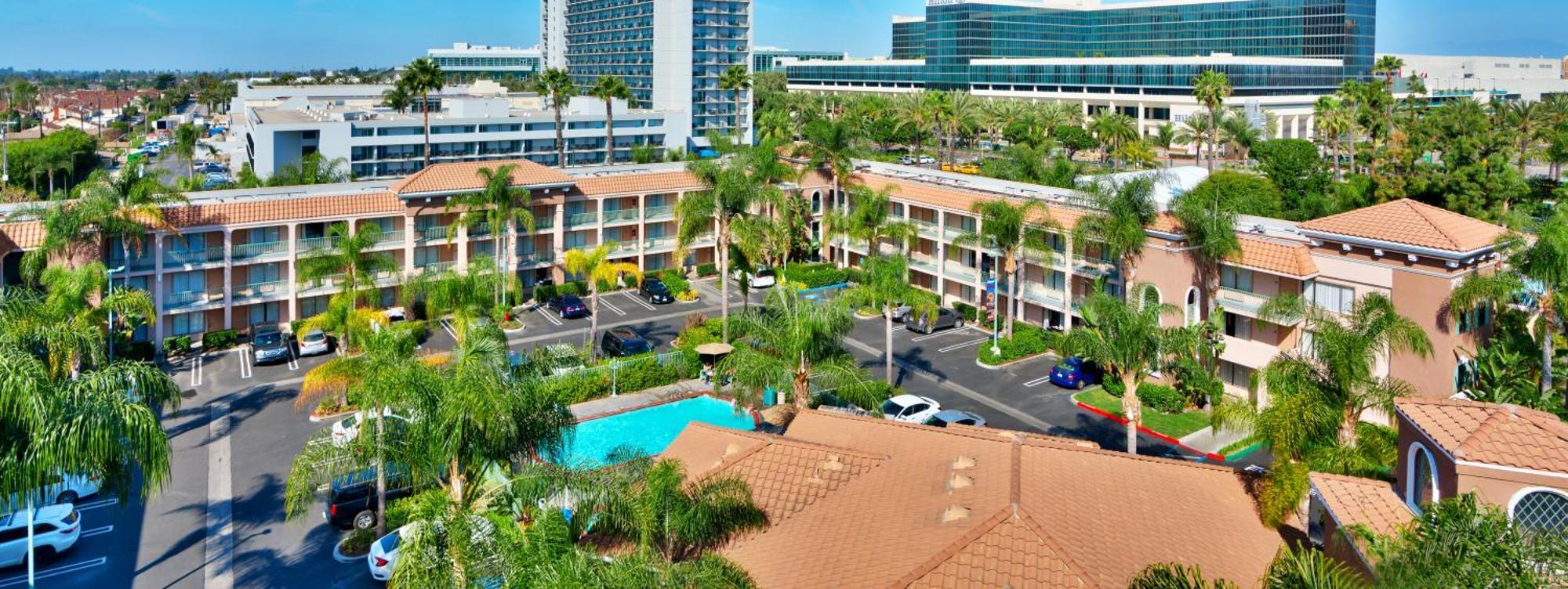 Cortona Inn And Suites Anaheim Resort Esterno foto
