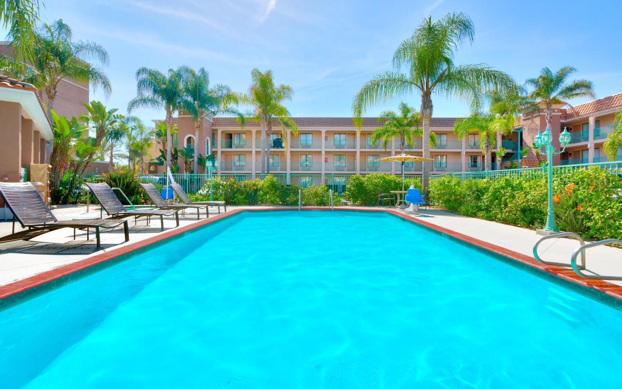 Cortona Inn And Suites Anaheim Resort Esterno foto