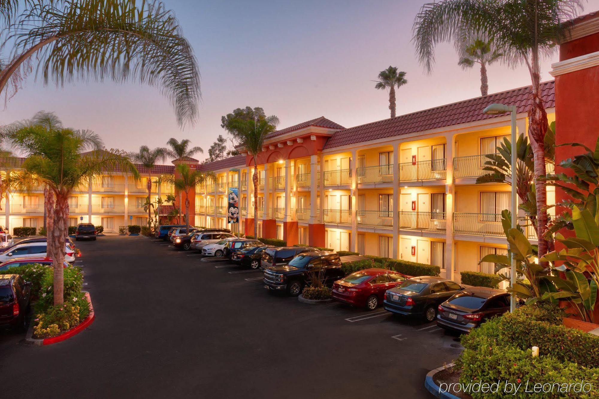 Cortona Inn And Suites Anaheim Resort Esterno foto