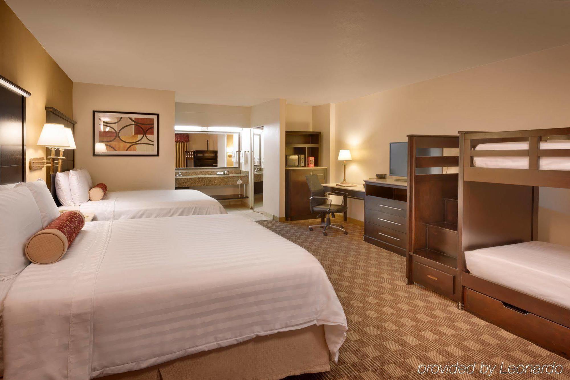 Cortona Inn And Suites Anaheim Resort Esterno foto