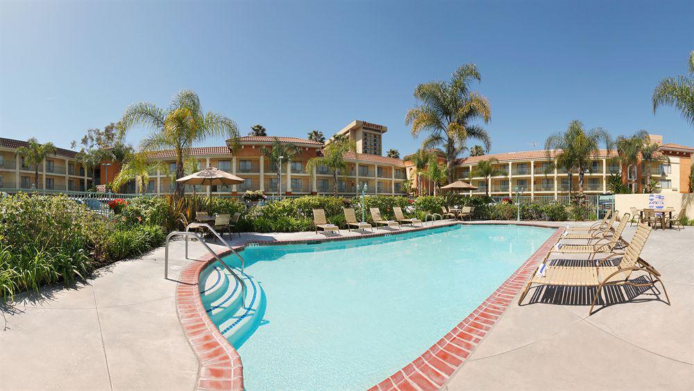 Cortona Inn And Suites Anaheim Resort Esterno foto