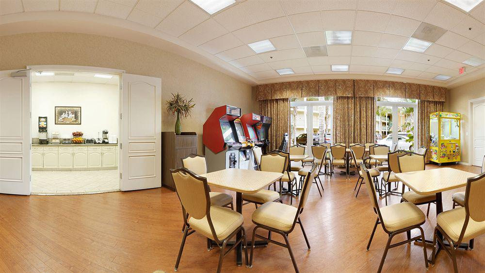 Cortona Inn And Suites Anaheim Resort Esterno foto